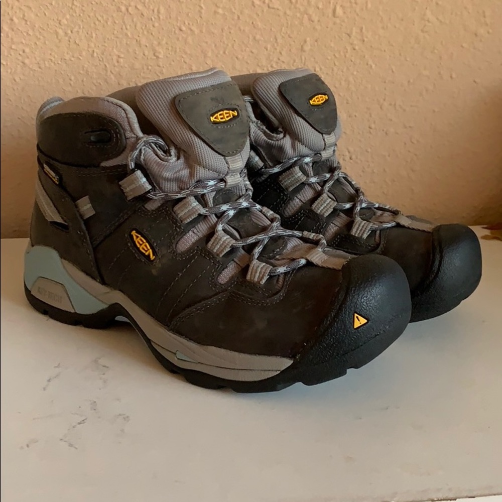 Women’s Keen Hiking Boots